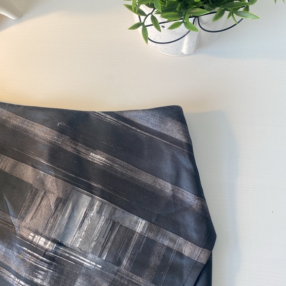 Mini skirt - Picture 2 of 7